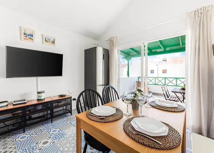 Home2book Sunlit & Stylish In